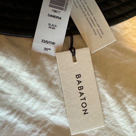 Aritzia Babaton Faux Leather Bucket Hat - Picture 5 of 7